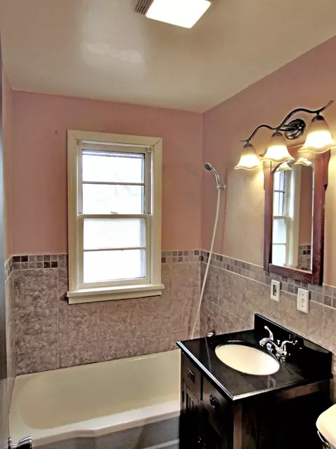 329 N Jay St, Griffith, IN 46319 photo 9
