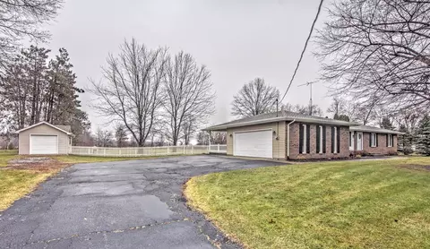 730 E Division, De Motte, IN 46310 photo 3