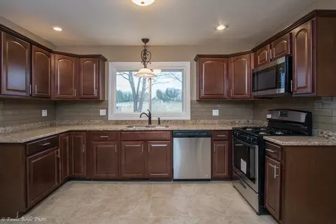8080 Rhode Ct, Dyer, IN 46311 photo 5