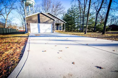 312 W College Ave, Kouts, IN 46347 photo 4