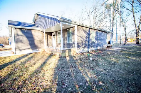 312 W College Ave, Kouts, IN 46347 photo 3