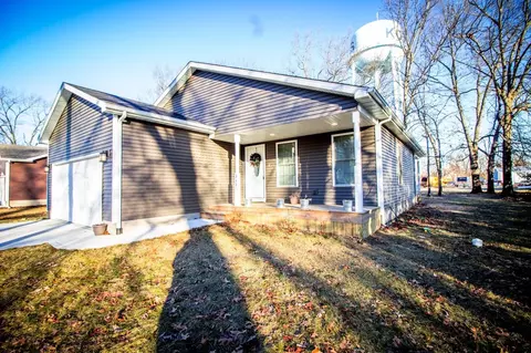 312 W College Ave, Kouts, IN 46347 photo 6