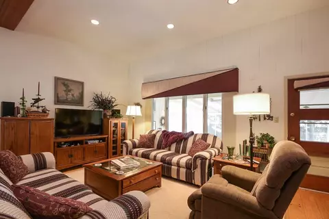 8642 Beech Ave, Munster, IN 46321 photo 4