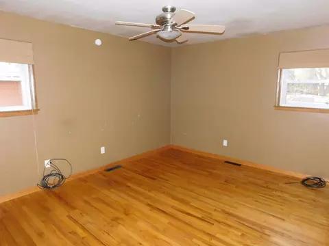 4820 E Cherry St, Griffith, IN 46319 photo 10