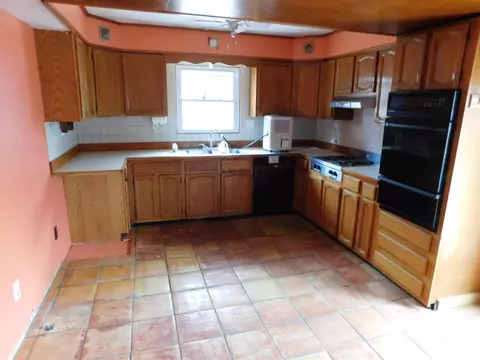 4820 E Cherry St, Griffith, IN 46319 photo 7