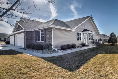 10754 Maple Ln, Saint John, IN 46373 photo 1
