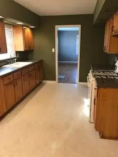 218 E Glen Park Ave, Griffith, IN 46319 photo 4