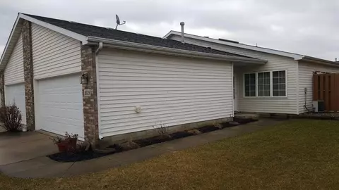 1639 Chestnut Dr, Crown Point, IN 46307 photo 2