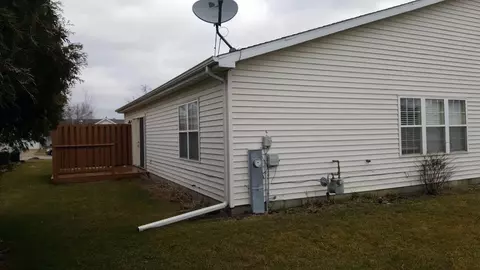 1639 Chestnut Dr, Crown Point, IN 46307 photo 3
