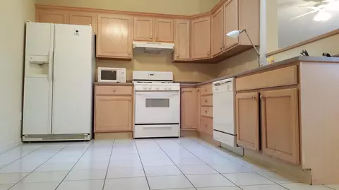 1639 Chestnut Dr, Crown Point, IN 46307 photo 5
