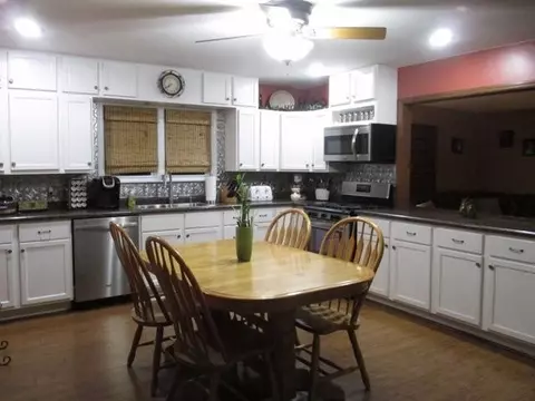 800 E Glen Park Ave, Griffith, IN 46319 photo 4