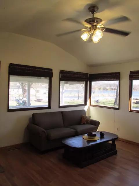 588 Lake Shore Dr, Hebron, IN 46341 photo 9