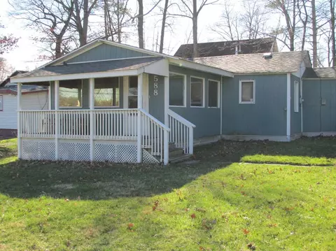588 Lake Shore Dr, Hebron, IN 46341 photo 1