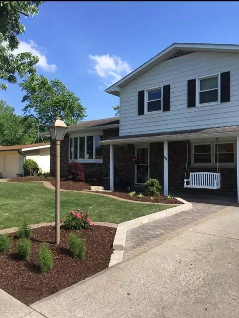 239 Elizabeth Dr, Crown Point, IN 46307 photo 1