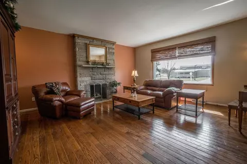 800 E Franciscan Dr, Crown Point, IN 46307 photo 4