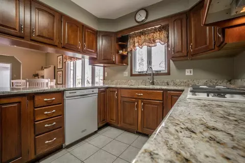 800 E Franciscan Dr, Crown Point, IN 46307 photo 10