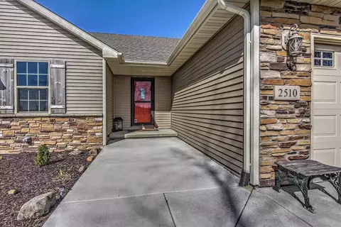 2510 W Oriole Dr, Wheatfield, IN 46392 photo 4