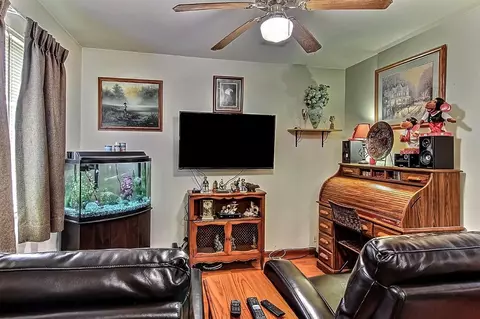 1406 Elm St, Griffith, IN 46319 photo 3