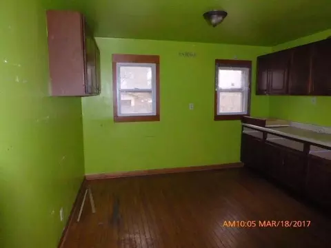 339 Mckinley St, Gary, IN 46404 photo 9