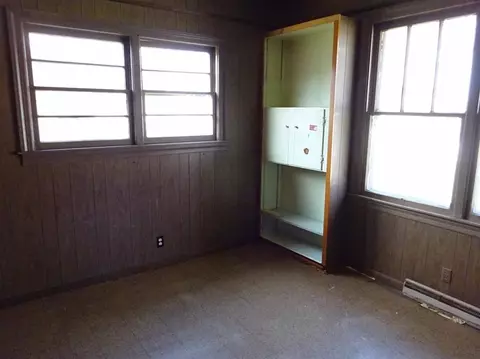 211 E State St, North Judson, IN 46366 photo 7
