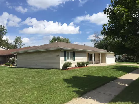 653 N Forest Ave, Griffith, IN 46319 photo 2