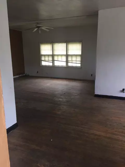 1207 W 45th Ave, Gary, IN 46408 photo 5