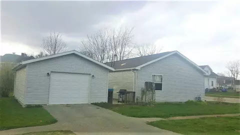 207 E Walnut St, Morocco, IN 47963 photo 4