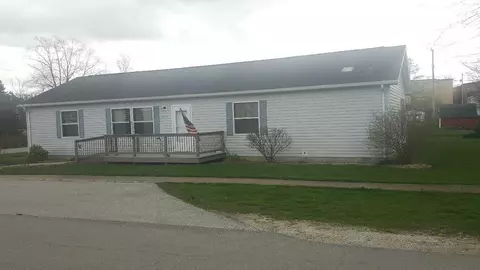 207 E Walnut St, Morocco, IN 47963 photo 2