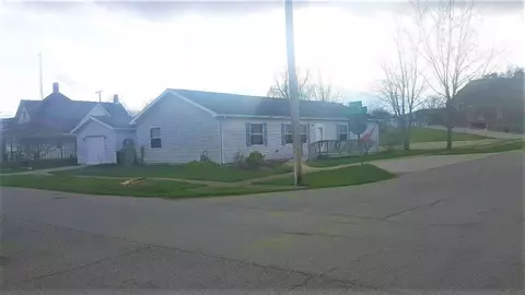207 E Walnut St, Morocco, IN 47963 photo 3