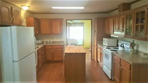 207 E Walnut St, Morocco, IN 47963 photo 6