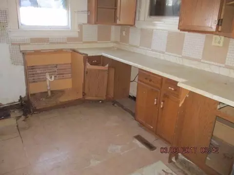 711 Cleveland St, Gary, IN 46404 photo 8
