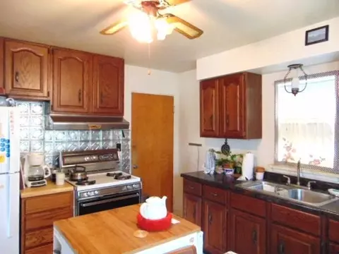 7941 Locust Ave, Gary, IN 46403 photo 5