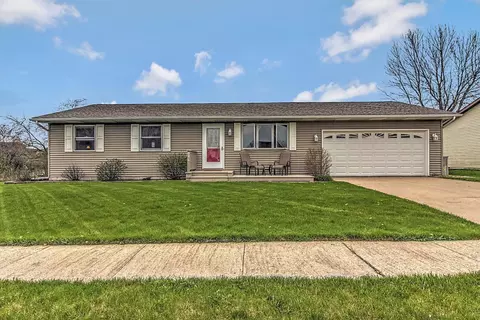 896 Apache Ln, Lowell, IN 46356 photo 1