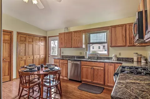 896 Apache Ln, Lowell, IN 46356 photo 7