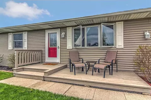896 Apache Ln, Lowell, IN 46356 photo 3