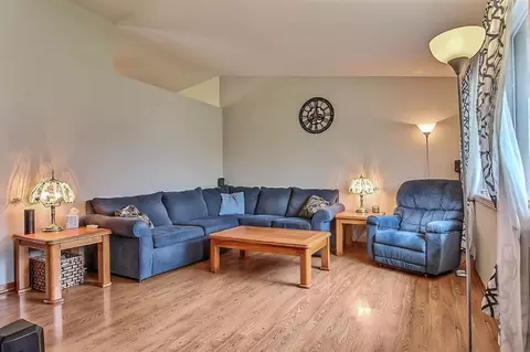 896 Apache Ln, Lowell, IN 46356 photo 4
