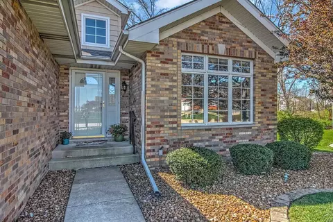 10797 Knickerbocker Ct, Saint John, IN 46373 photo 3