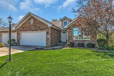 10797 Knickerbocker Ct, Saint John, IN 46373 photo 2