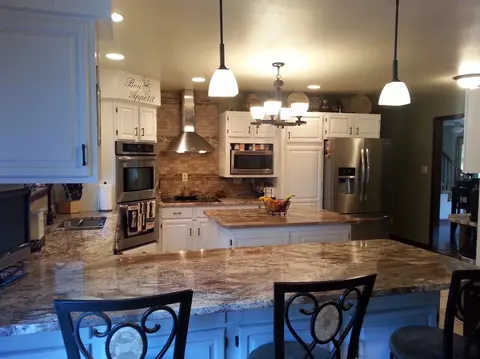 9801 W Rustic Dr, De Motte, IN 46310 photo 8