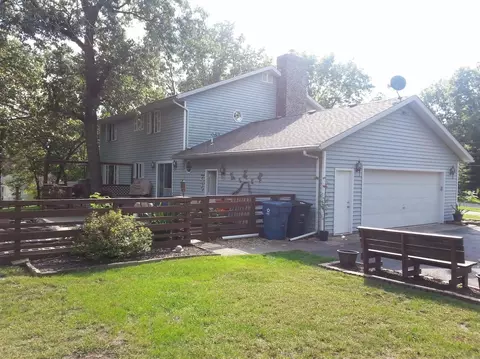 9801 W Rustic Dr, De Motte, IN 46310 photo 4