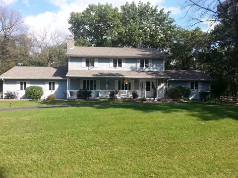 9801 W Rustic Dr, De Motte, IN 46310 photo 1