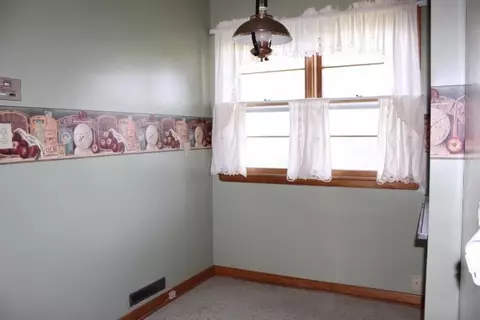 103 E John St, Knox, IN 46534 photo 9