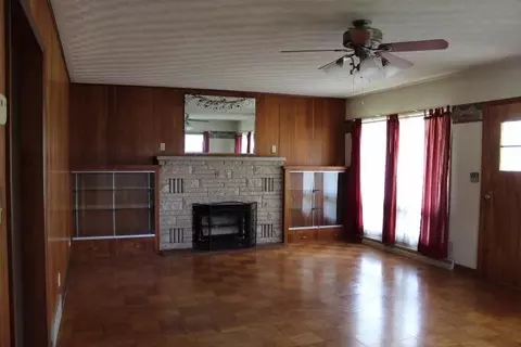 103 E John St, Knox, IN 46534 photo 6