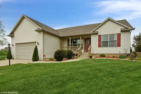 53121 Flowing Stream Ct, South Bend, IN 46628 photo 1