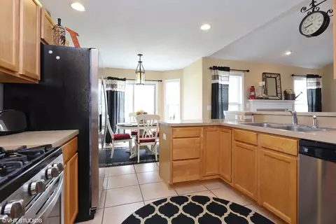 53121 Flowing Stream Ct, South Bend, IN 46628 photo 4
