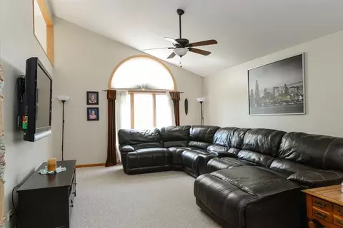 9367 E Oakridge Dr, Saint John, IN 46373 photo 6
