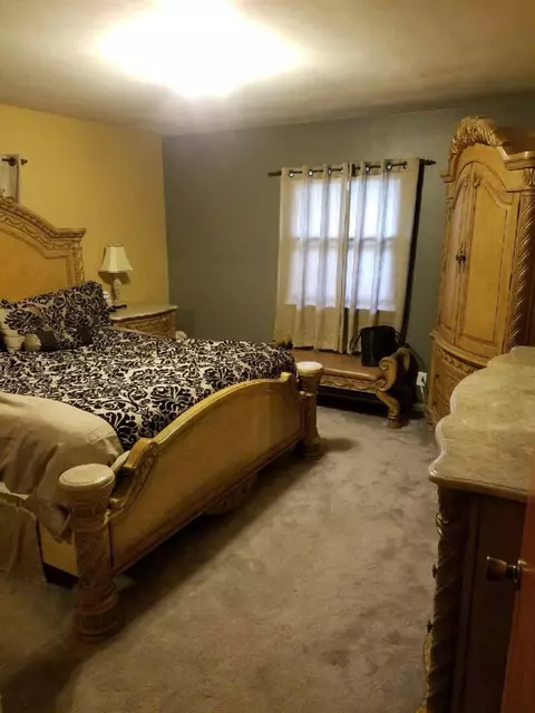 215 W Oak Pl, Griffith, IN 46319 photo 10