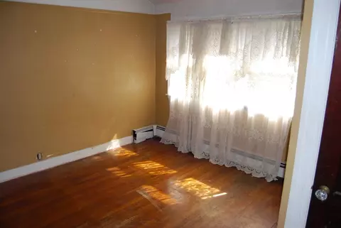 574 Johnson St, Gary, IN 46402 photo 9