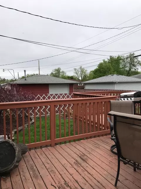 1041 N Dwiggins Ave, Griffith, IN 46319 photo 3