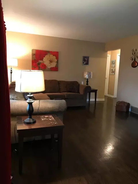 1041 N Dwiggins Ave, Griffith, IN 46319 photo 5